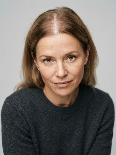 AI-generated before image: female hair thinning